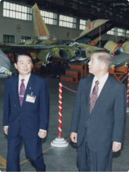 Chiang (right) inspects Taiwan’s fighter jet production line, c. 1995