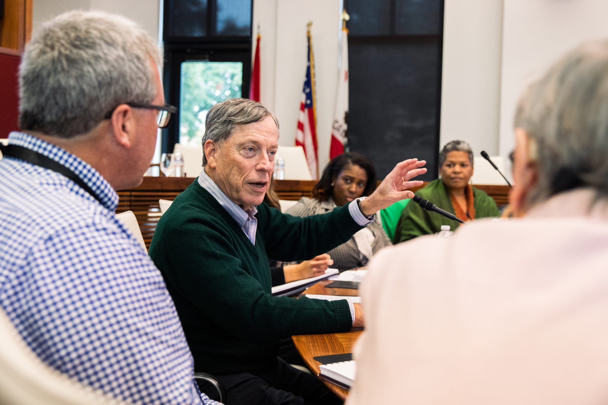 Senior Fellow Philip Zelikow speaks to state legislators about future risks of AI in Annenberg Conference Room on November 19, 2024. (Patricl Beaudouin)