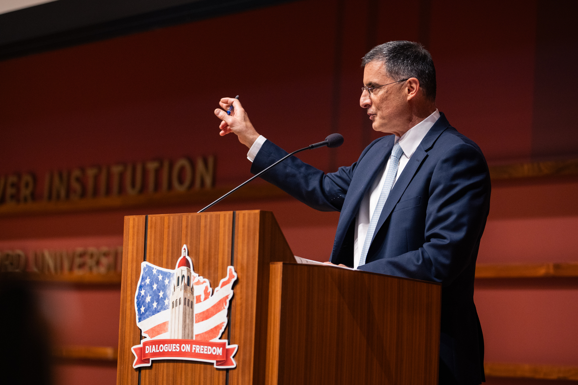 Hoover Library & Archives Director Eric Wakin emcees Hoover’s Choosing Freedom dialogue and the opening of the exhibition Choosing Freedom: Lives That Defied Tyranny.