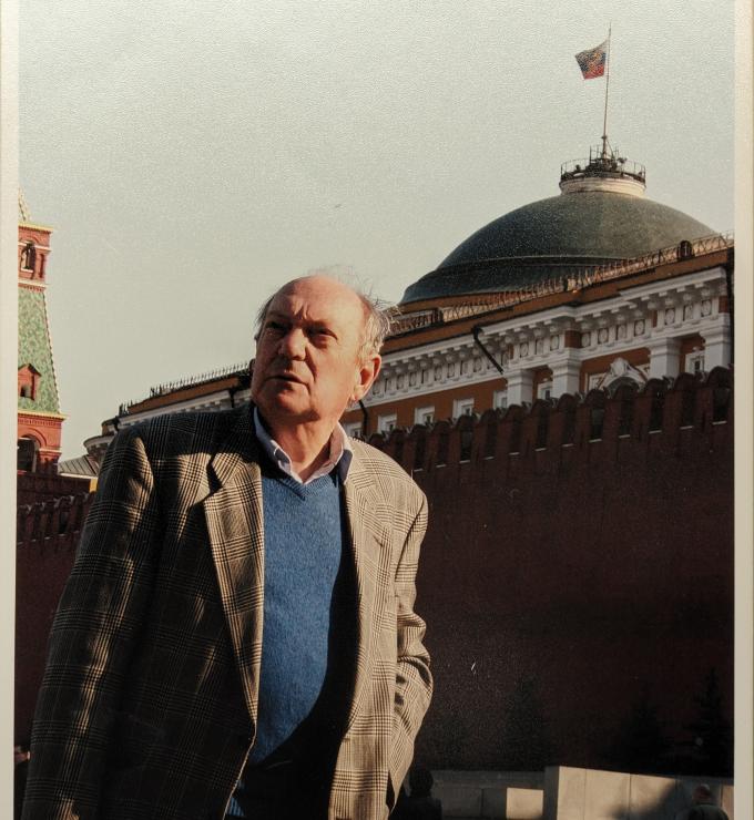 Color photograph of Soviet author Anatolii Gladilin