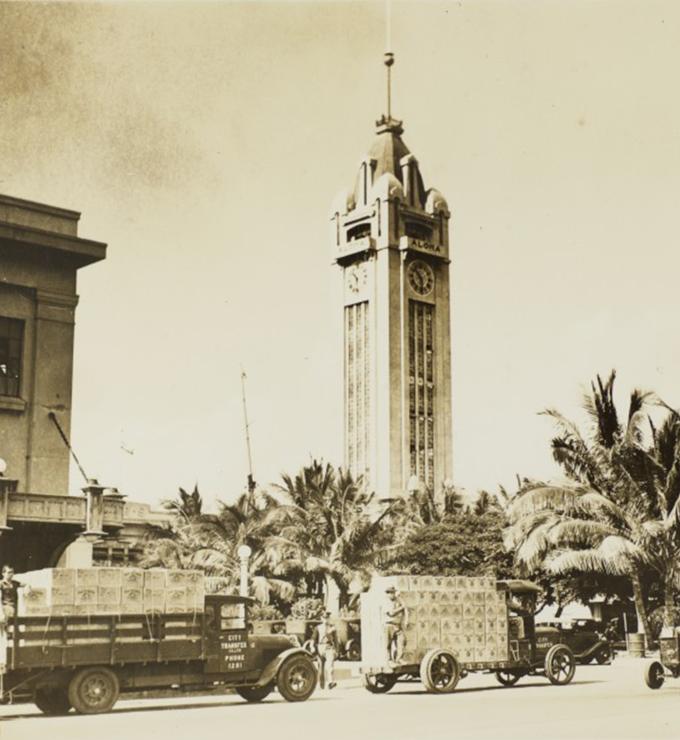 Aloha Tower, Honolulu, Hawaii, 1930s, Dennis M. Ogawa Nippu Jiji Photograph Collection, Hoji Shinbun