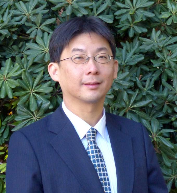 Hsiao-ting Lin Hoover Headshot