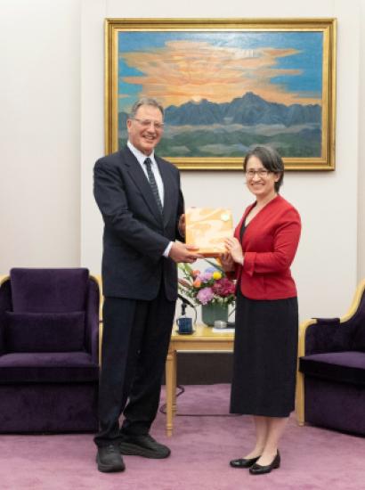 Hoover Senior Fellow Larry Diamond and Taiwan Vice President Hsiao Bi-khim are seen in Taiwan’s Presidential Hall on September 7, 2026.