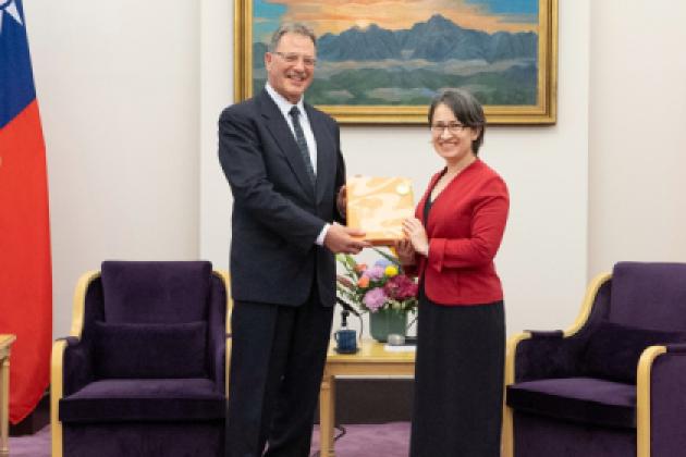 Hoover Senior Fellow Larry Diamond and Taiwan Vice President Hsiao Bi-khim are seen in Taiwan’s Presidential Hall on September 7, 2026.