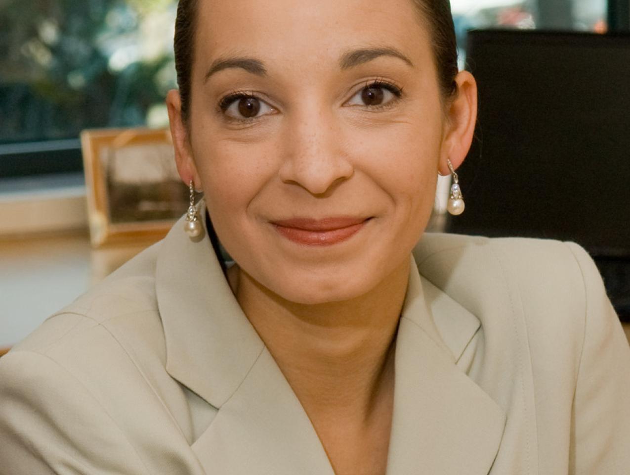 Caroline Hoxby Hoover Headshot
