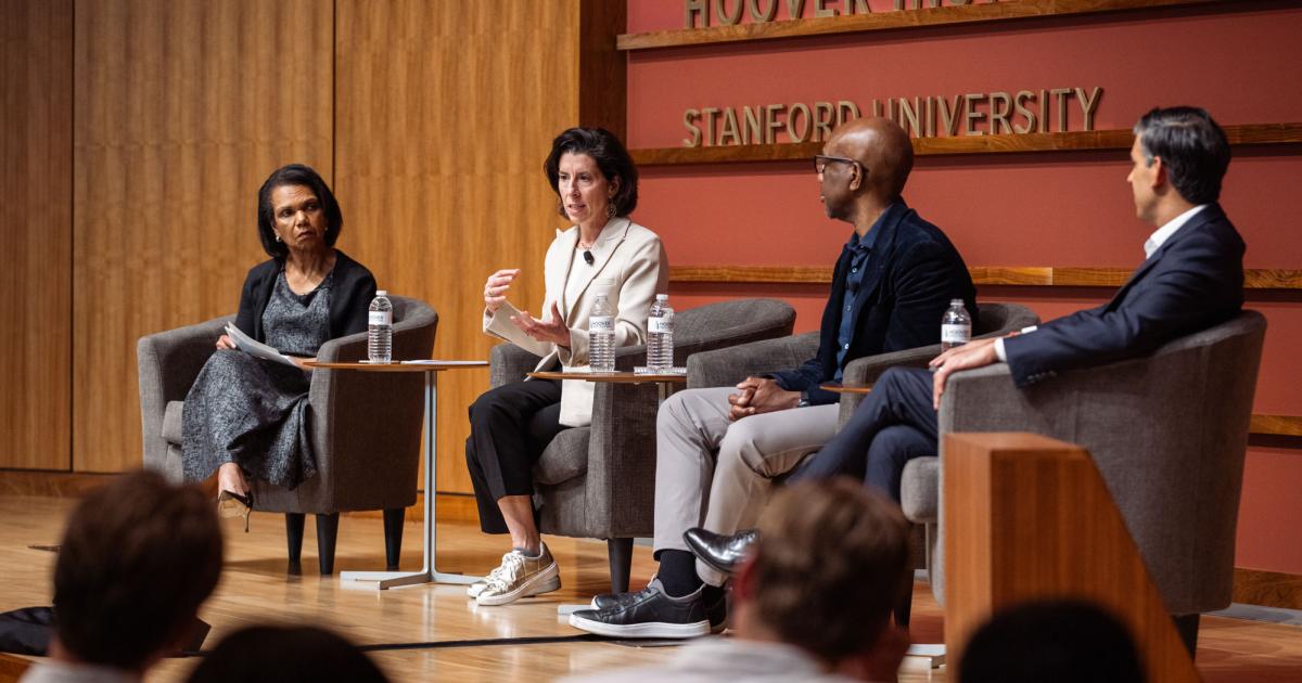 Hoover Institution Director Condoleezza Rice, Former US Commerce Secretary Gina Raimondo, Google-Alphabet executive James Manyika and Former UK Prime Minister and Hoover Distinguished Visiting Fellow Rishi Sunak are seen in Hauck Auditorium on March 17, 2026. (Patrick Beaudouin)